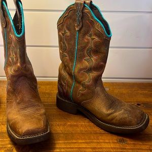 Pull on leather Justin Gypsy Boots for Women